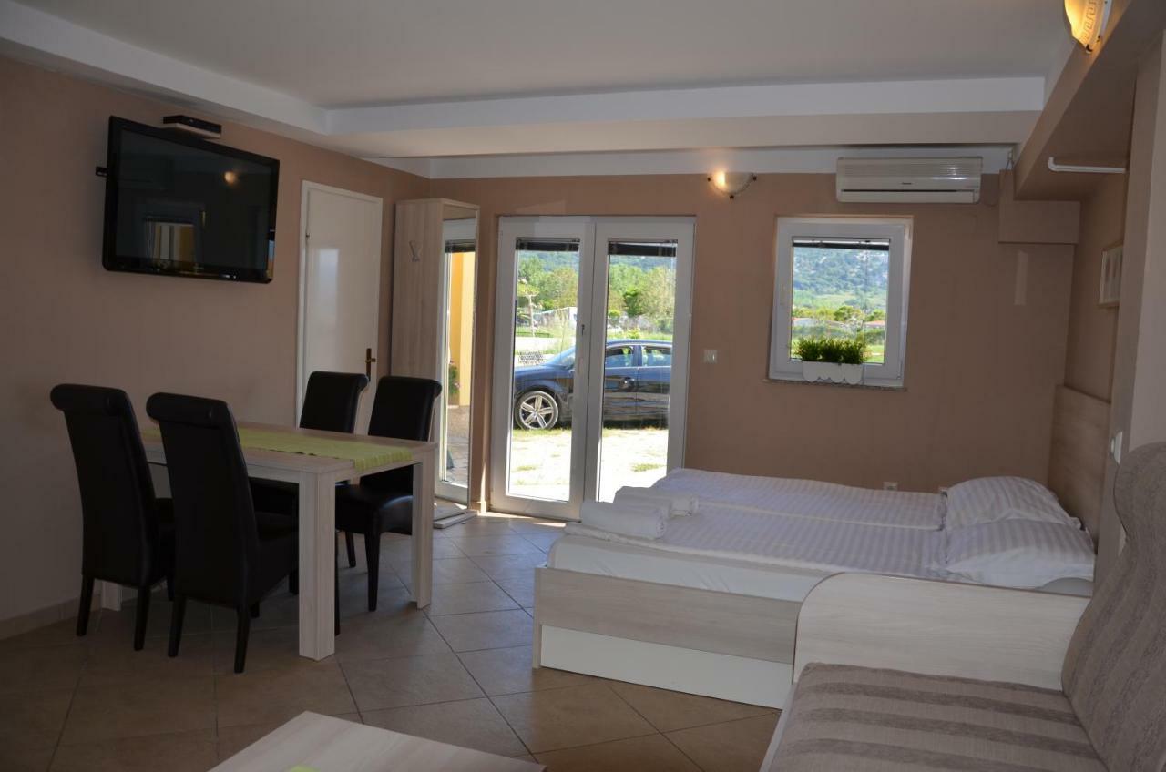 Mango Ii Apartment